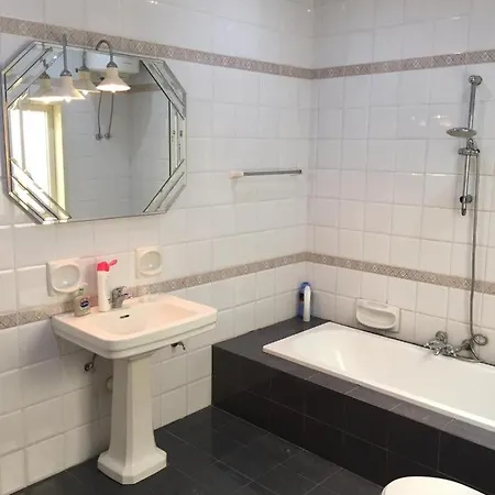 بيت ضيافة St Paul Butts Inns خليج سانت بول